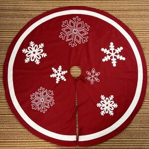 Christmas Tree Skirt Red Felt White Embroidered Snowflakes & Trim ~ 48" Round